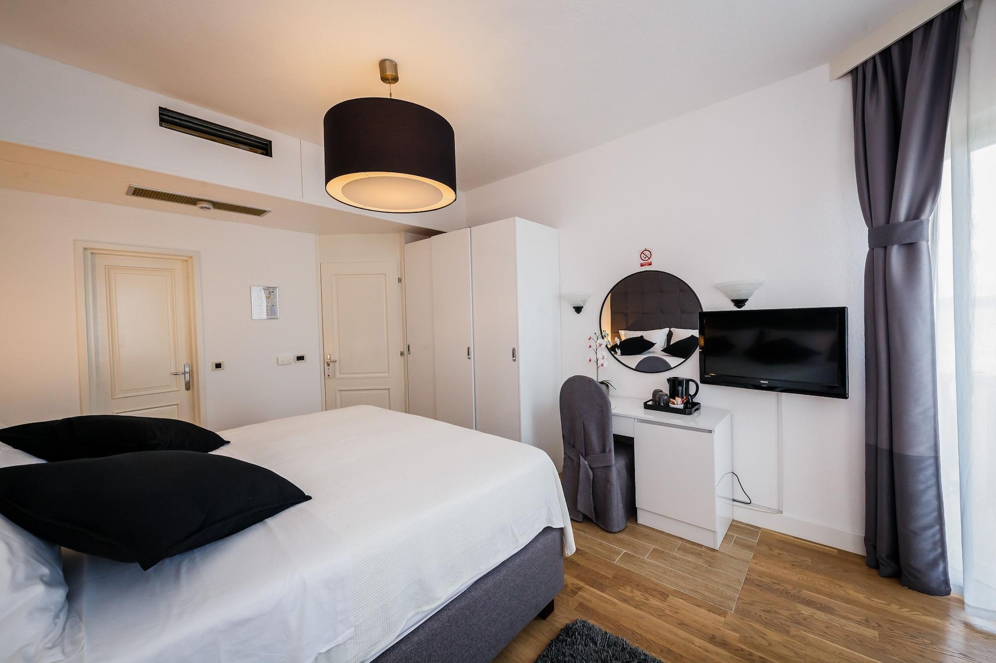 Hotel Villa Zarko Kastel Stari Luaran gambar