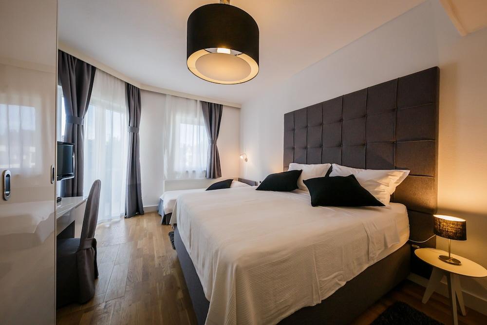 Hotel Villa Zarko Kastel Stari Luaran gambar